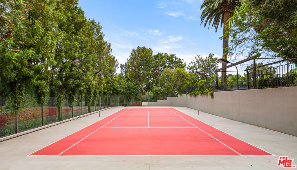 10250 W Sunset Boulevard Property Photo 11