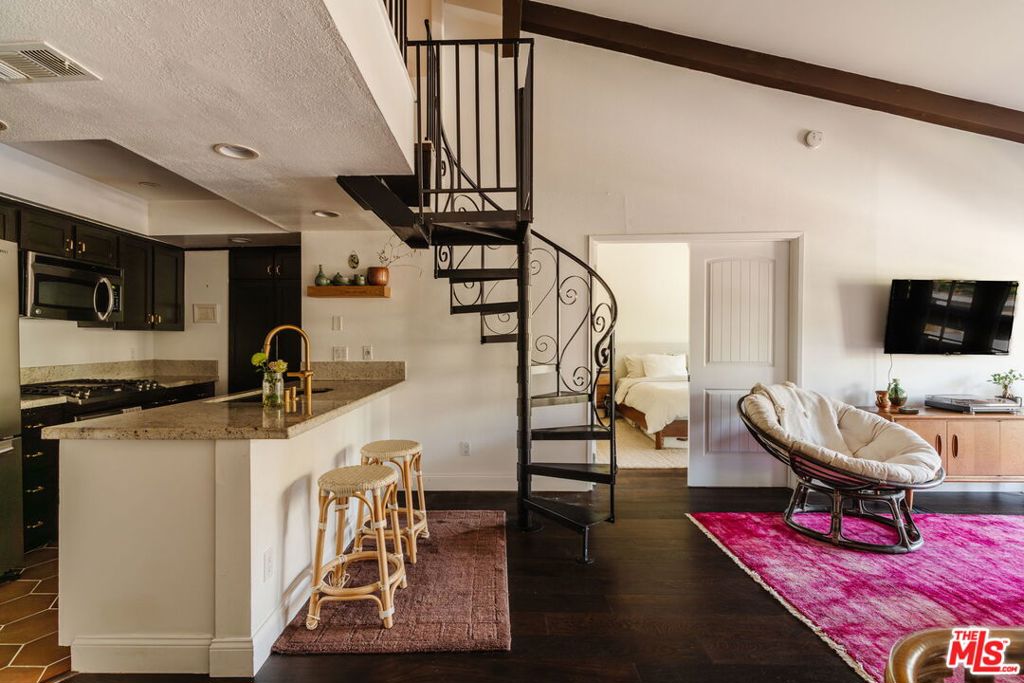 2700 Cahuenga Boulevard 4319 Property Photo 9