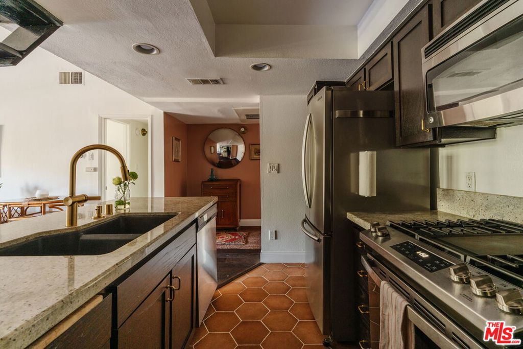 2700 Cahuenga Boulevard 4319 Property Photo 15
