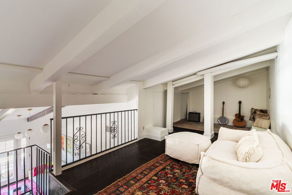2700 Cahuenga Boulevard 4319 Property Photo 36