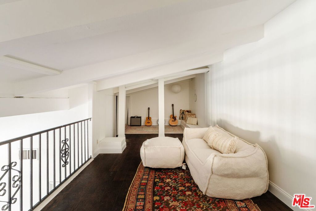 2700 Cahuenga Boulevard 4319 Property Photo 37