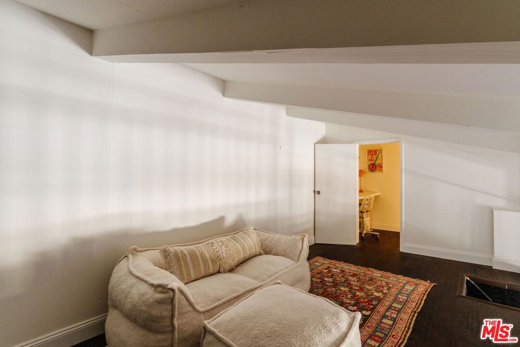 2700 Cahuenga Boulevard 4319 Property Photo 40