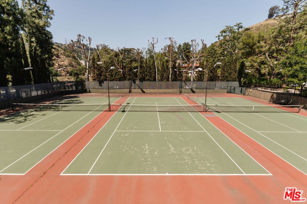 2700 Cahuenga Boulevard 4319 Property Photo 50