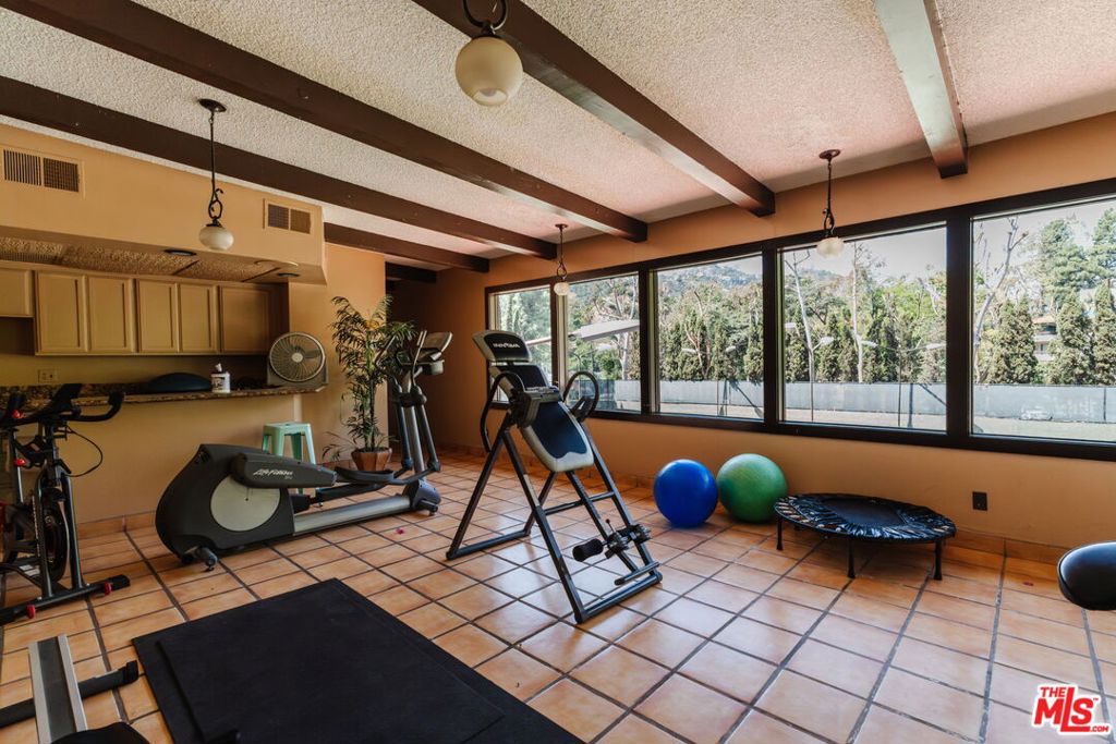 2700 Cahuenga Boulevard 4319 Property Photo 52