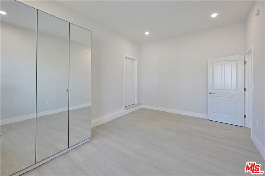 7929 Blackburn Avenue 5 Property Photo 6