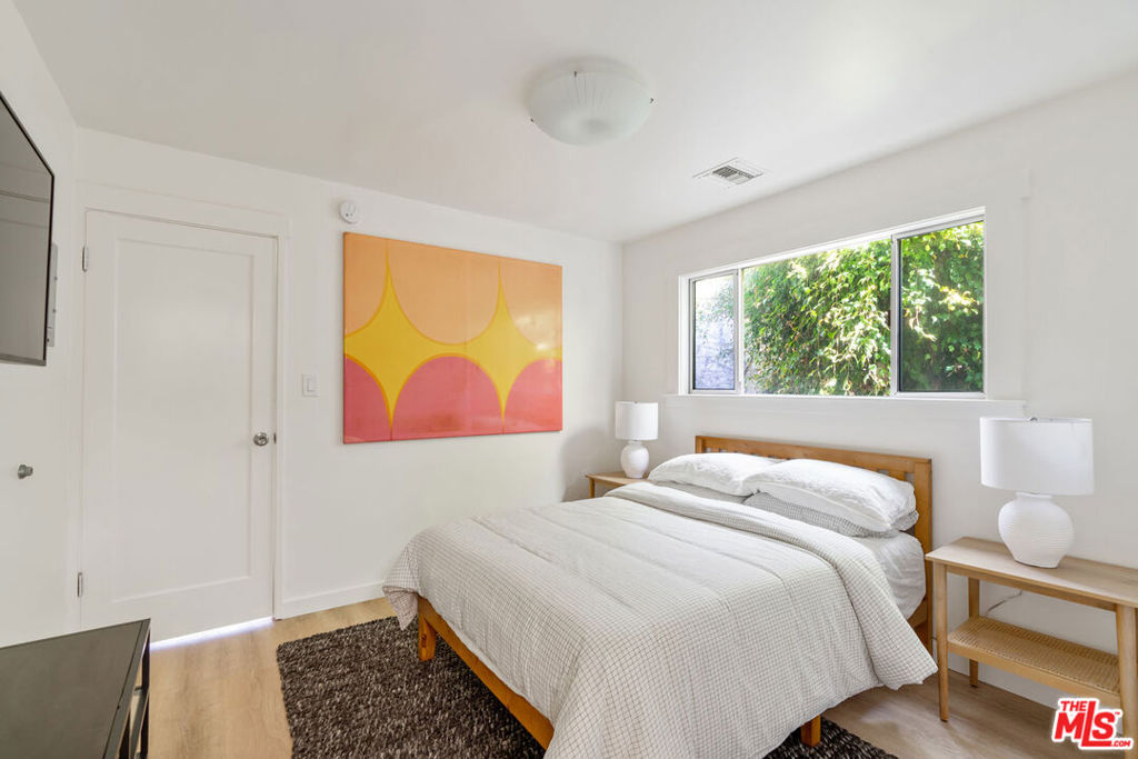 32 N Venice Boulevard Property Photo 10