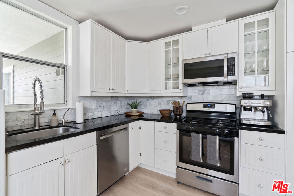 32 N Venice Boulevard Property Photo 19