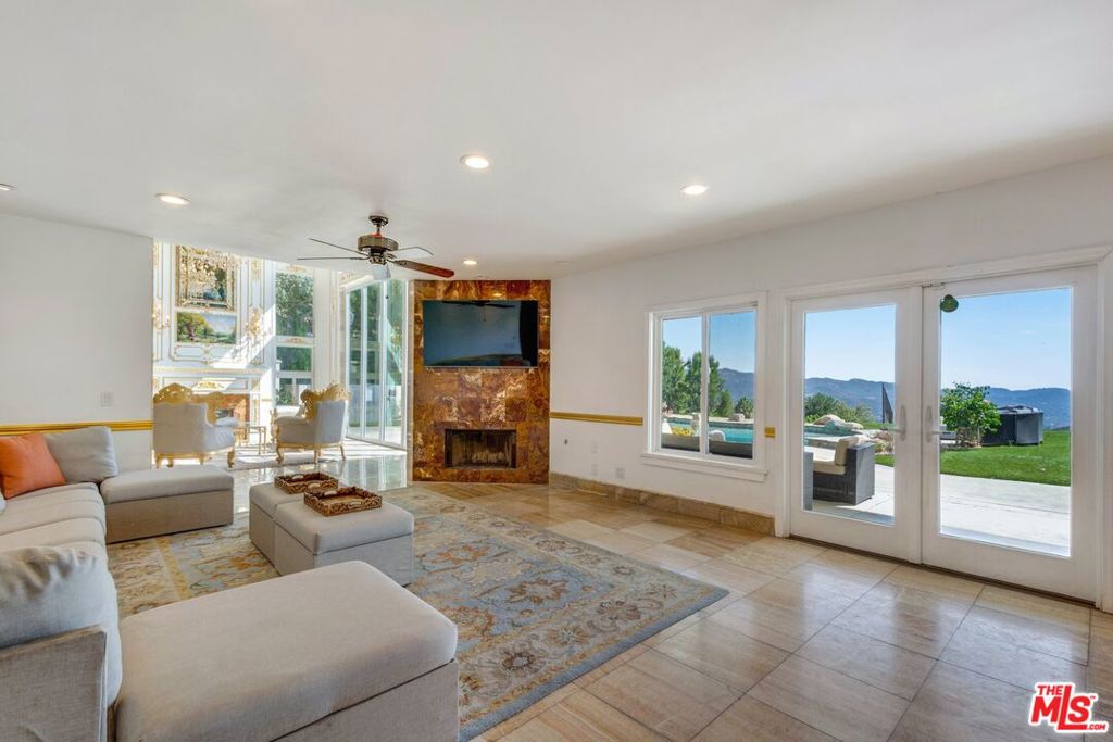 21128 Bellini Drive Property Photo 16