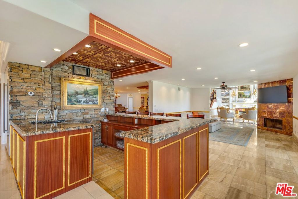 21128 Bellini Drive Property Photo 24