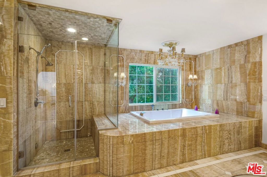 21128 Bellini Drive Property Photo 41