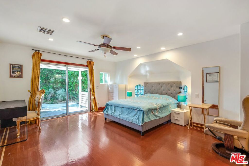 21128 Bellini Drive Property Photo 42