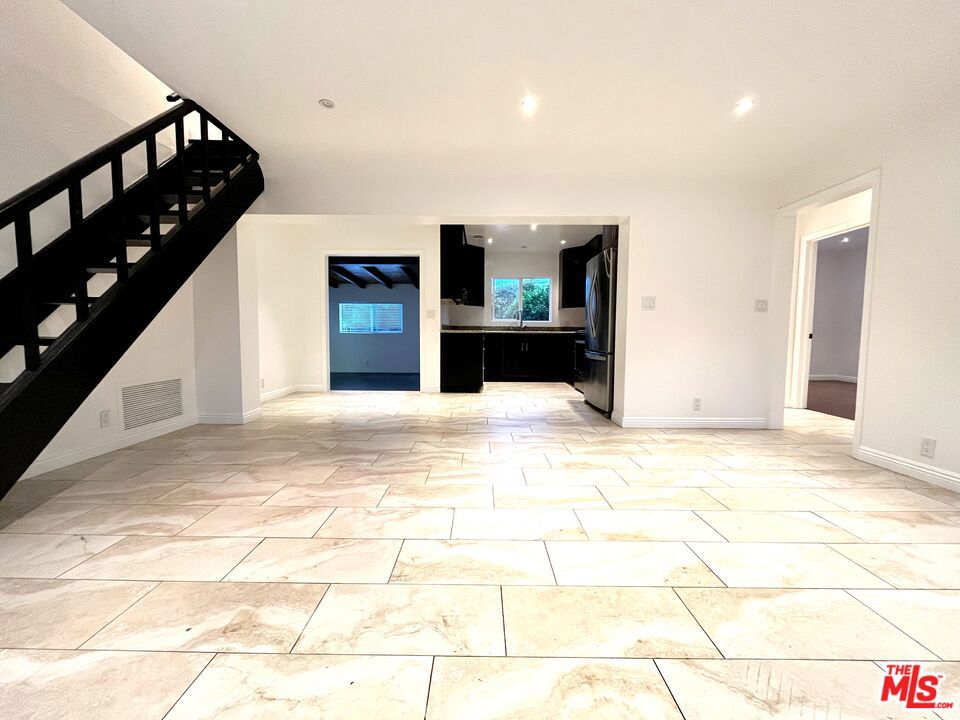 14744 Magnolia Boulevard Property Photo 1