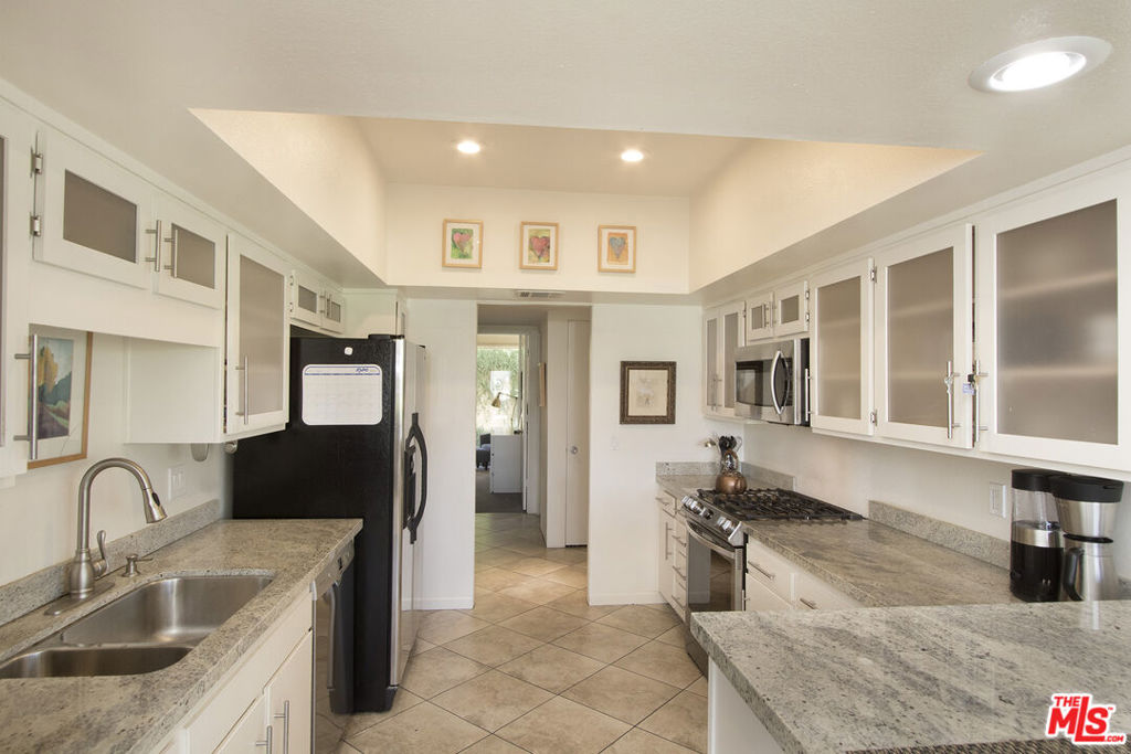 501 Desert Lakes Circle Property Photo 1