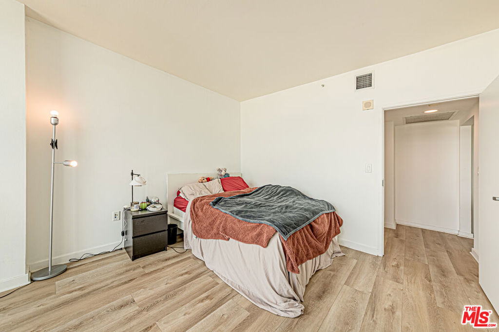 13700 Marina Pointe Drive 1018 Property Photo 19