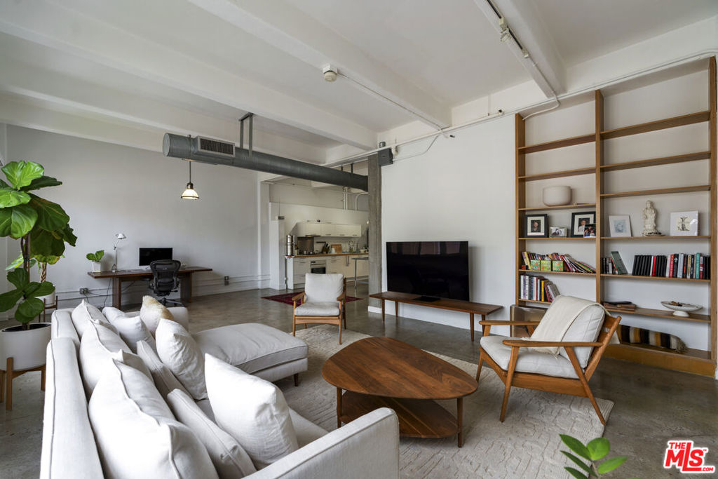 814 S Spring Street 8 Property Photo 6