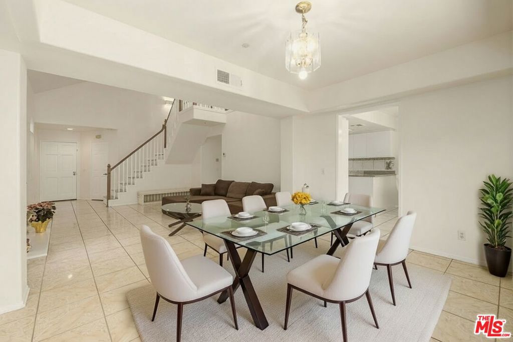 9152 Vincente Way Property Photo 6