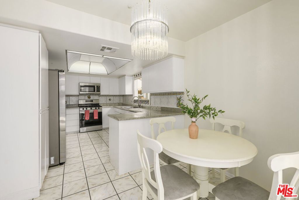 9152 Vincente Way Property Photo 7
