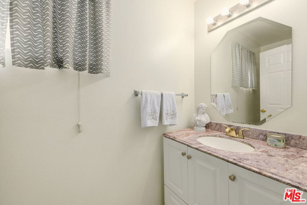 9152 Vincente Way Property Photo 12