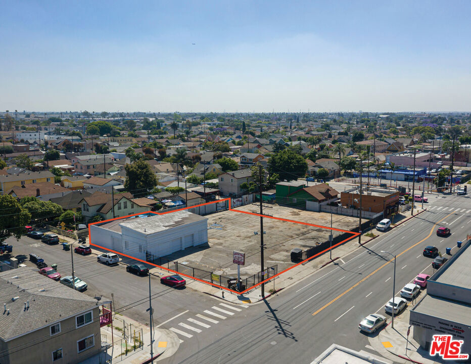 110 E 62nd Street Property Photo 1