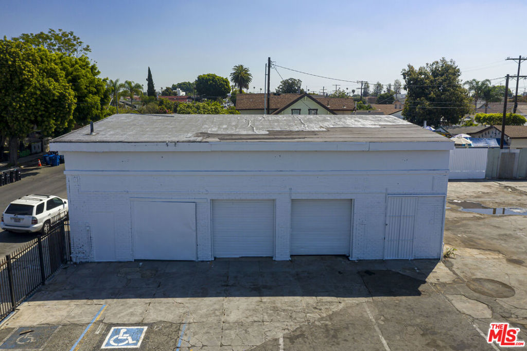 110 E 62nd Street Property Photo 9