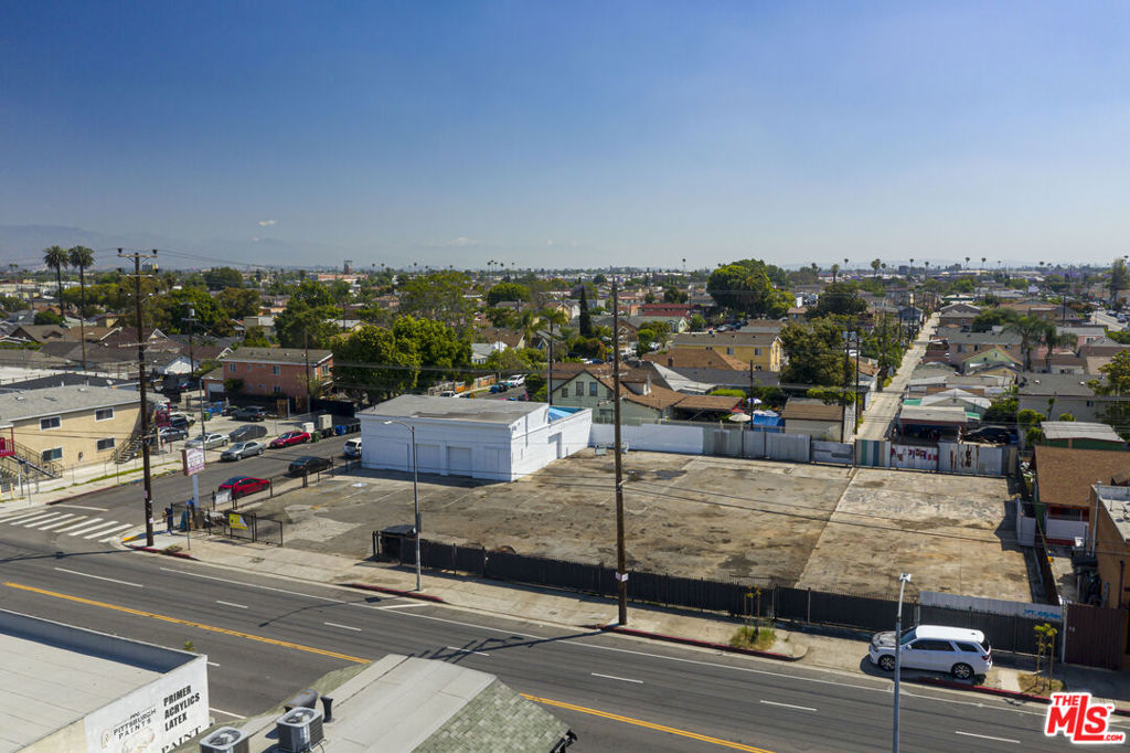 110 E 62nd Street Property Photo 18