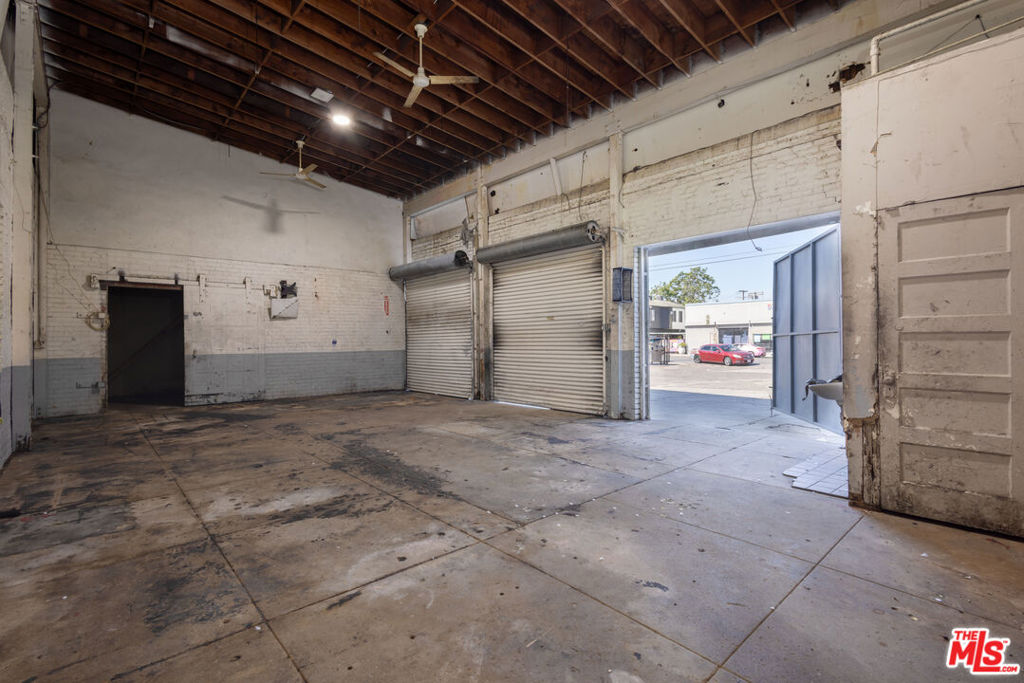 110 E 62nd Street Property Photo 36