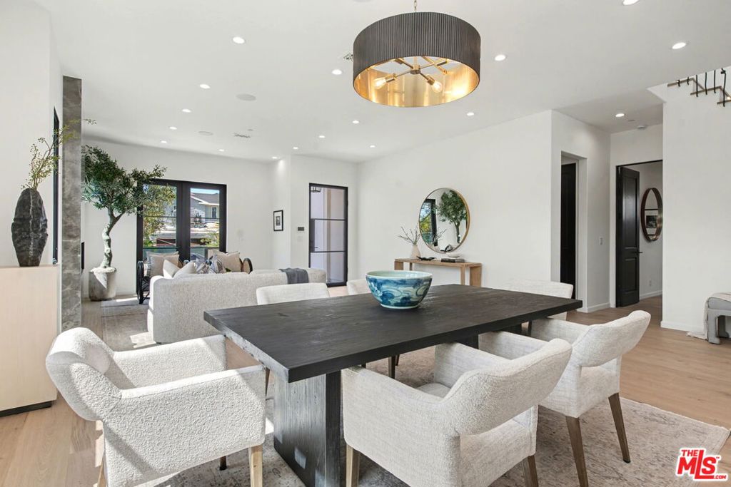 16011 Miami Way Property Photo 8
