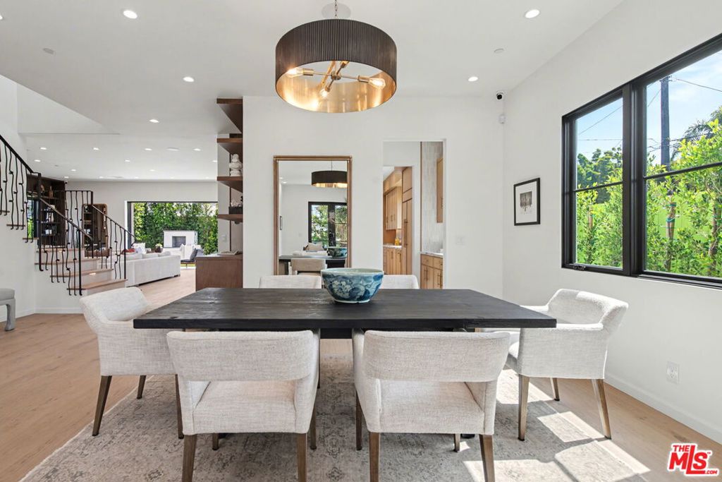 16011 Miami Way Property Photo 9