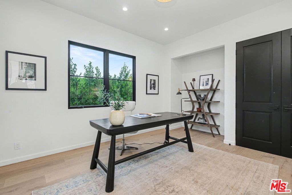 16011 Miami Way Property Photo 18
