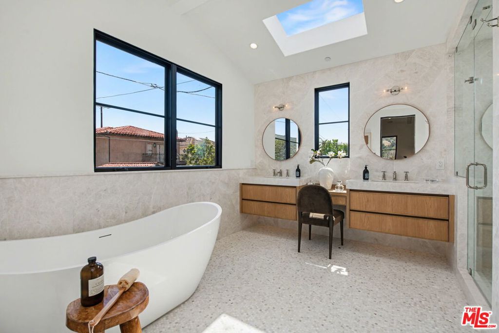 16011 Miami Way Property Photo 27