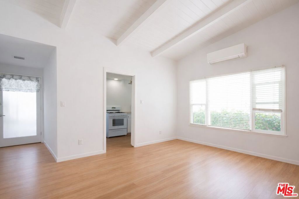 804 Westmount Drive Property Photo 18
