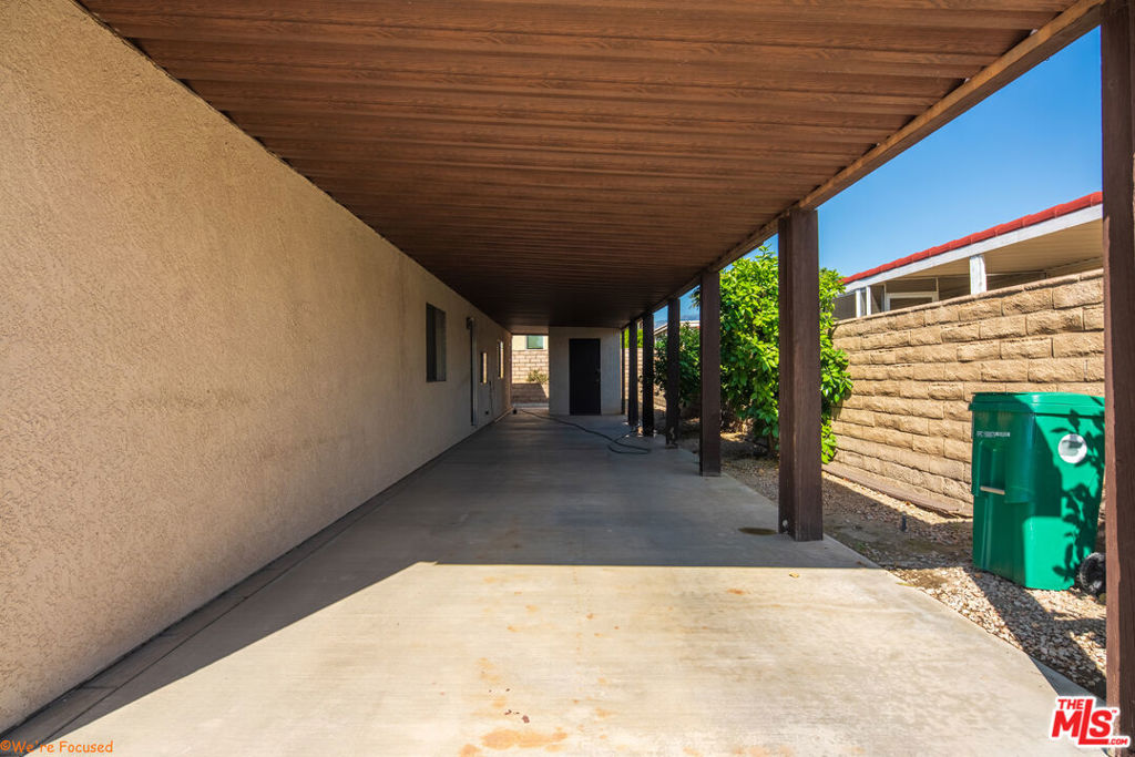 74671 Azurite Circle E Property Photo 4