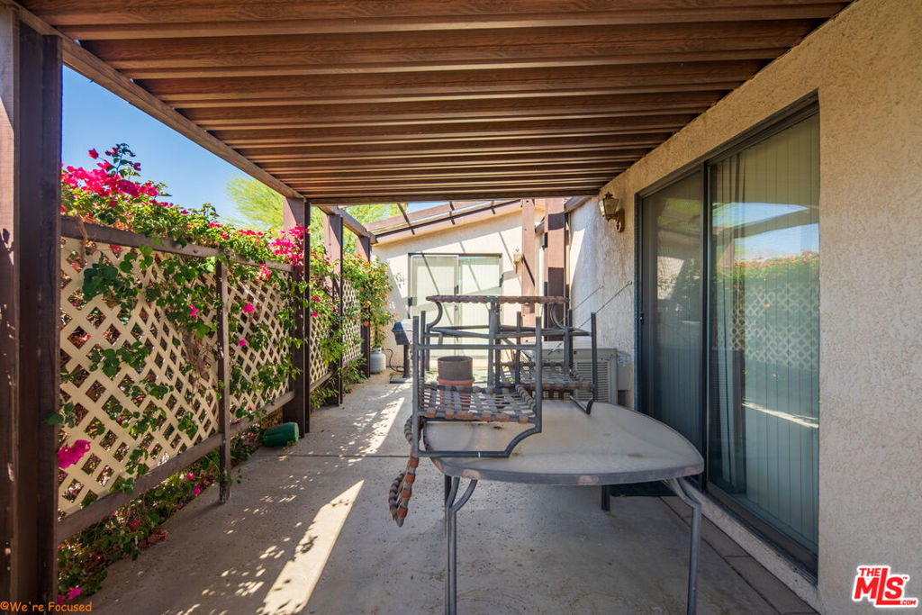 74671 Azurite Circle E Property Photo 5