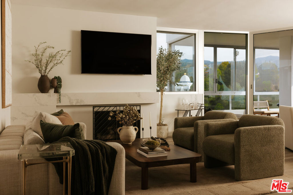 17352 W Sunset Boulevard 1 Property Photo 5