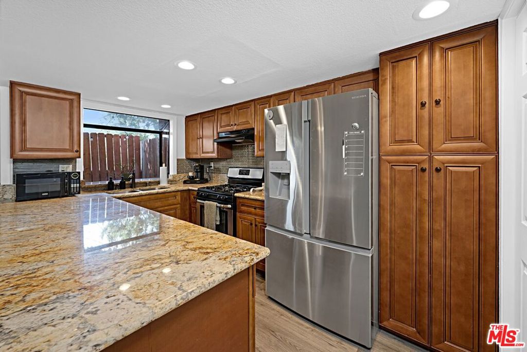 620 W Hyde Park Boulevard 117 Property Photo 3