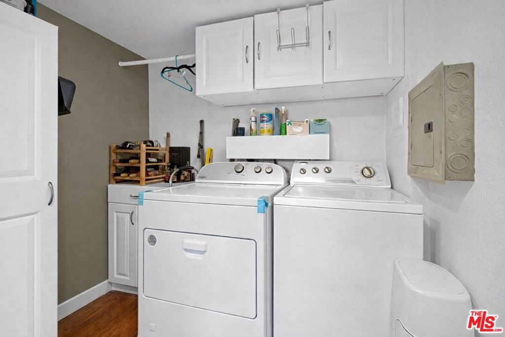 620 W Hyde Park Boulevard 117 Property Photo 9