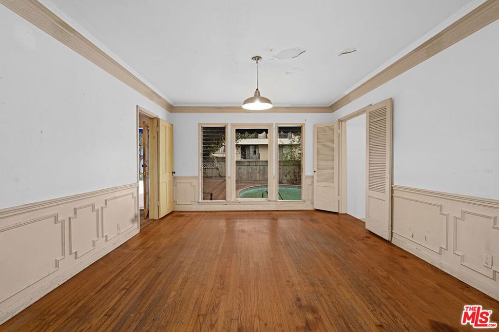 10546 Lindbrook Avenue Property Photo 10