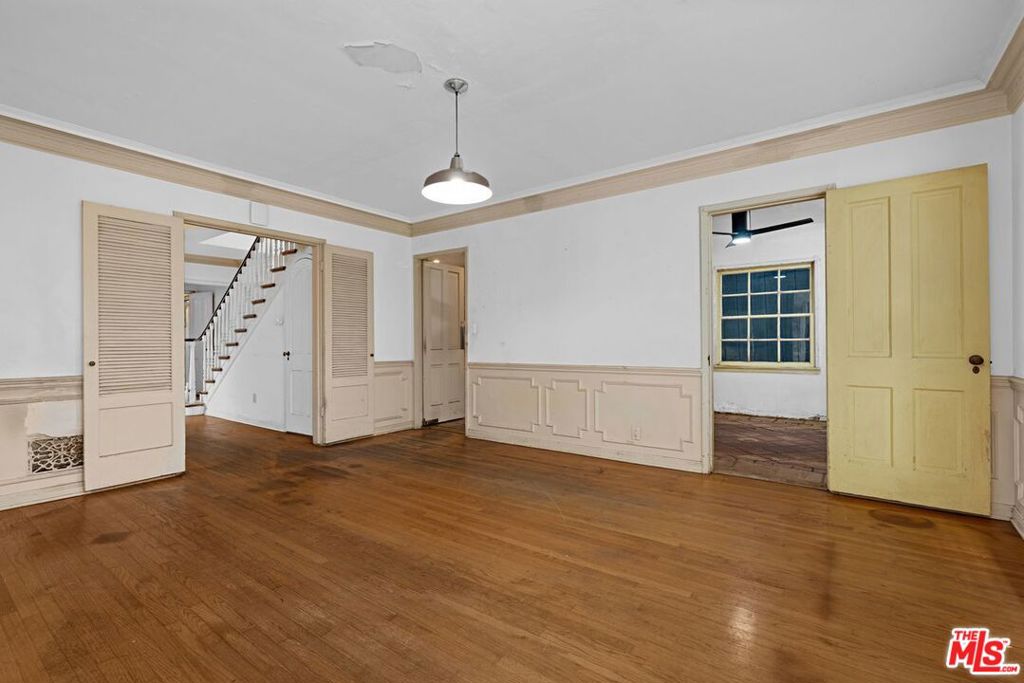 10546 Lindbrook Avenue Property Photo 11