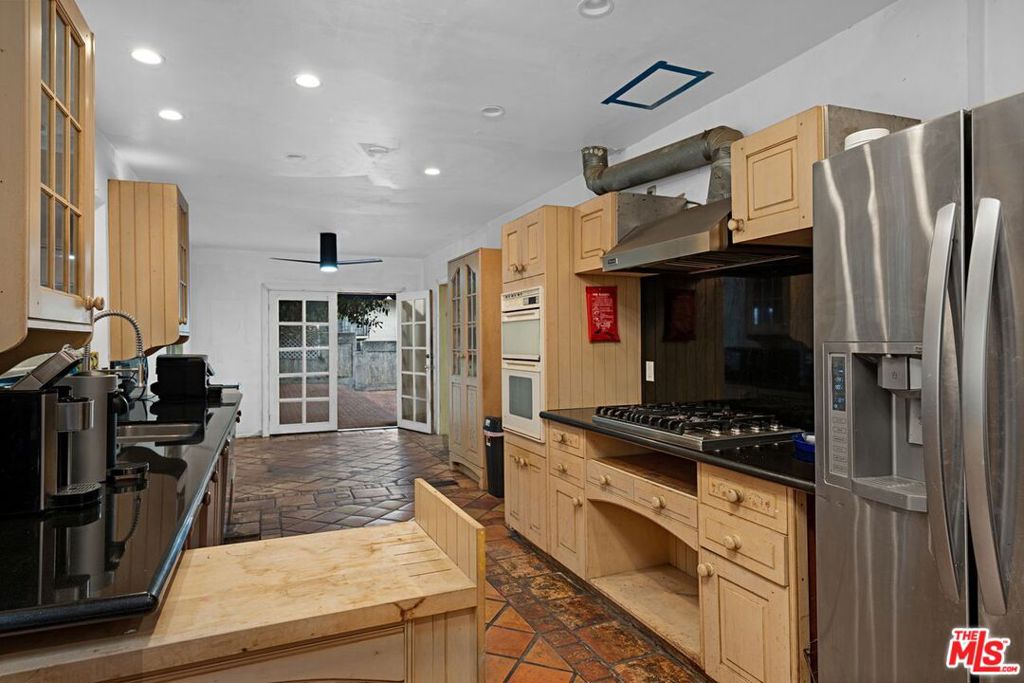10546 Lindbrook Avenue Property Photo 14