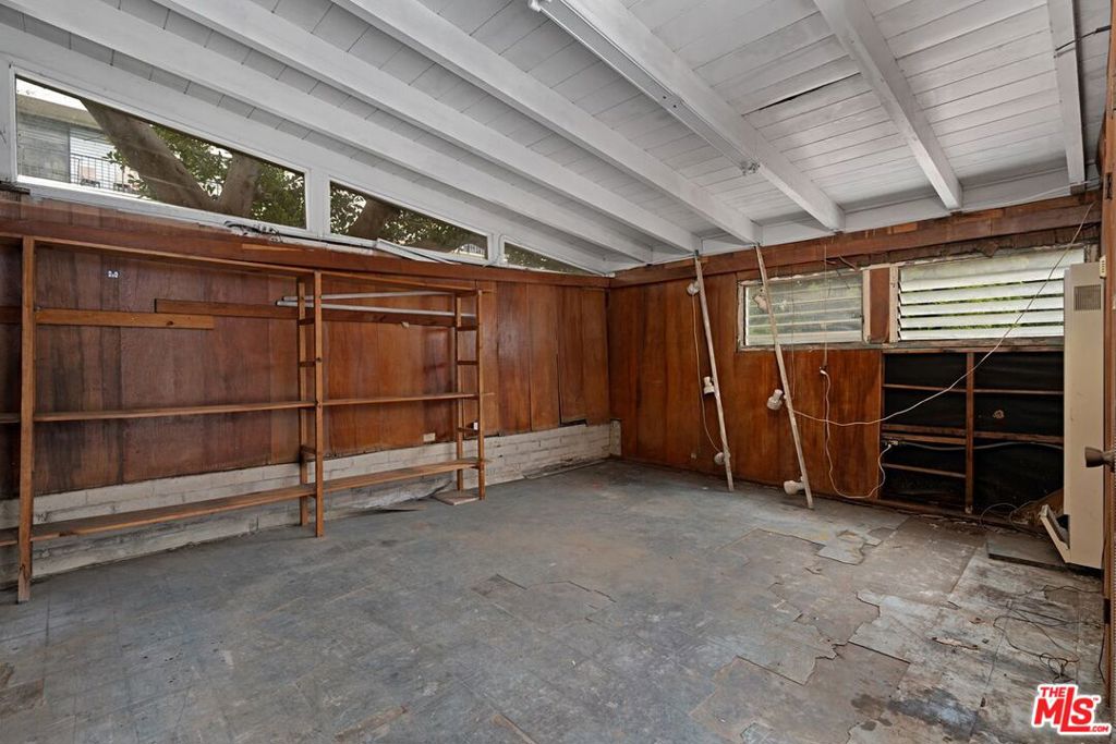 10546 Lindbrook Avenue Property Photo 25