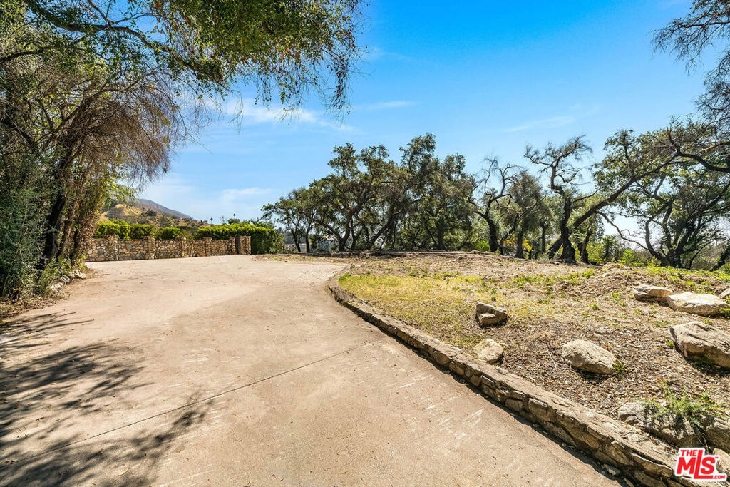 3172 Rubio Canyon Road Property Photo 5