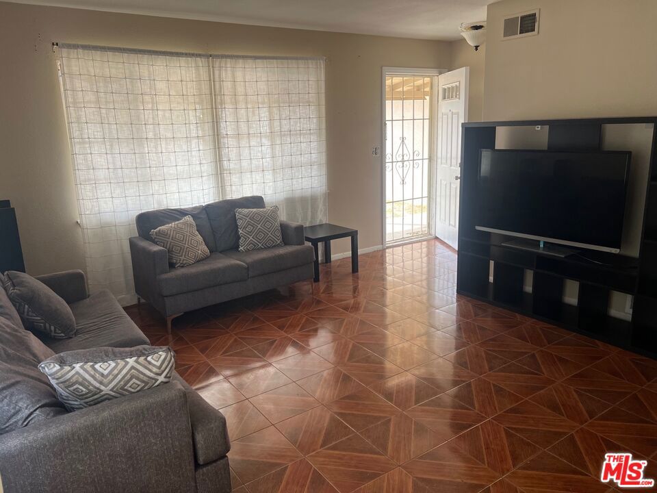 38454 Sumac Avenue Property Photo 3