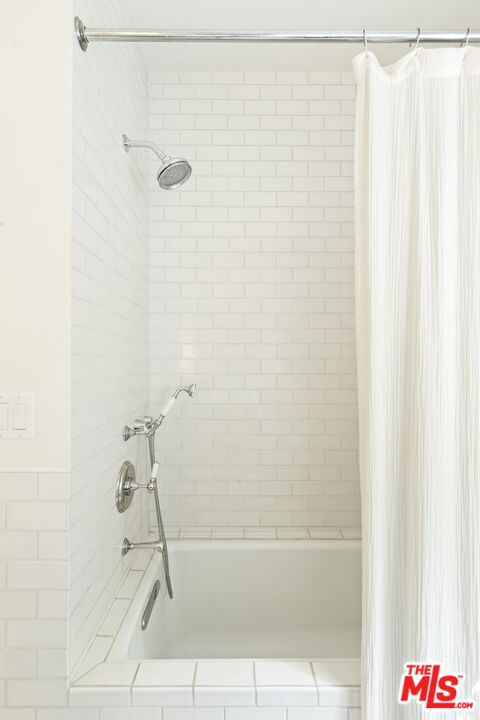 804 Westmount Drive Property Photo 14