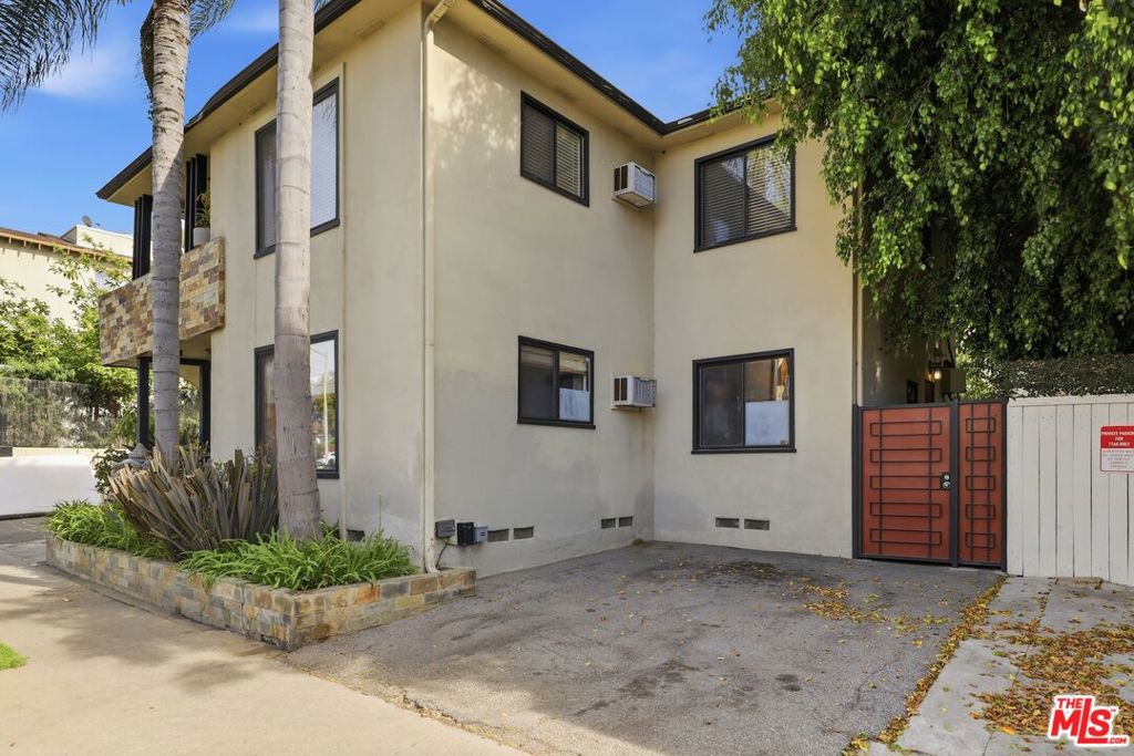 7154 Lexington Avenue Property Photo 3