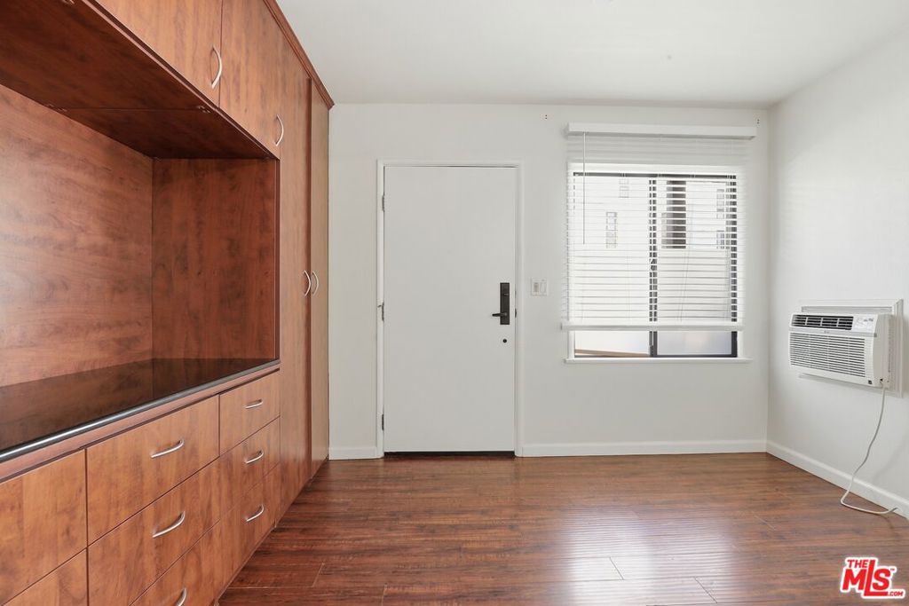 7154 Lexington Avenue Property Photo 10