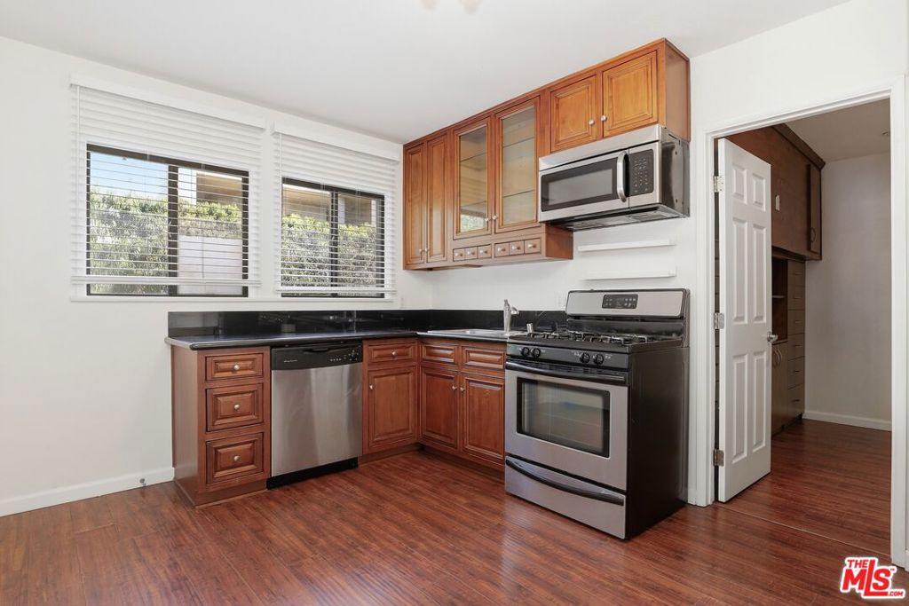 7154 Lexington Avenue Property Photo 14