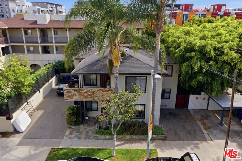 7154 Lexington Avenue Property Photo 4