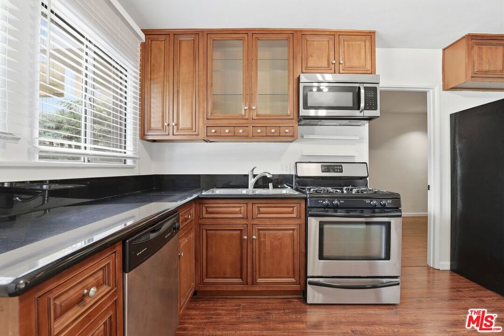 7154 Lexington Avenue Property Photo 13