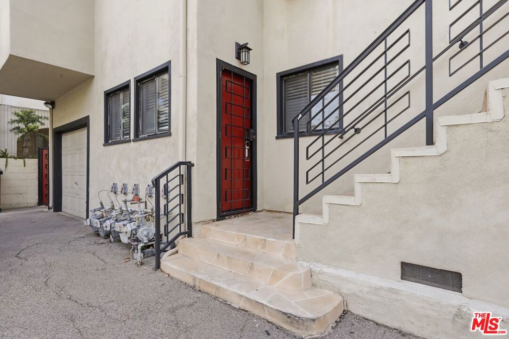 7154 Lexington Avenue Property Photo 22