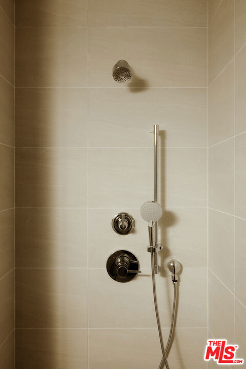 2919 Waverly Drive 106 Property Photo 13